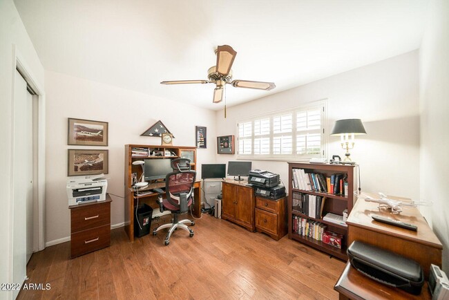 Foto del edificio - 5525 Thomas Rd