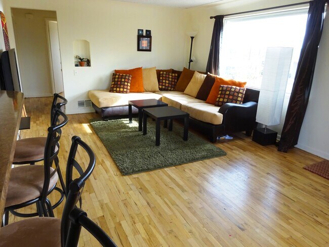 Building Photo - 1175 South Mariposa Street