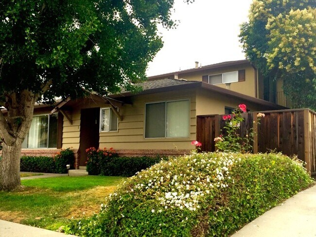 Building Photo - 1015 Williams Way