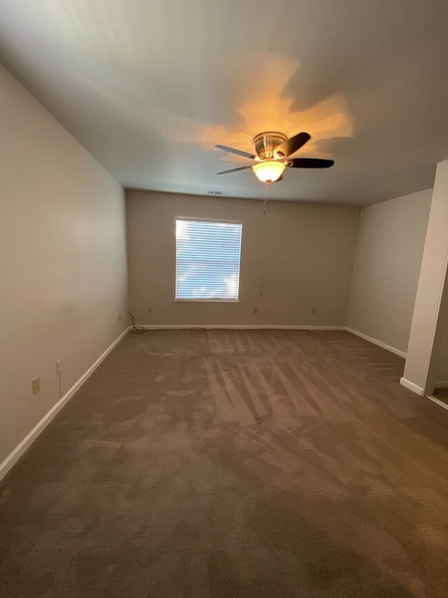 Building Photo - york2111