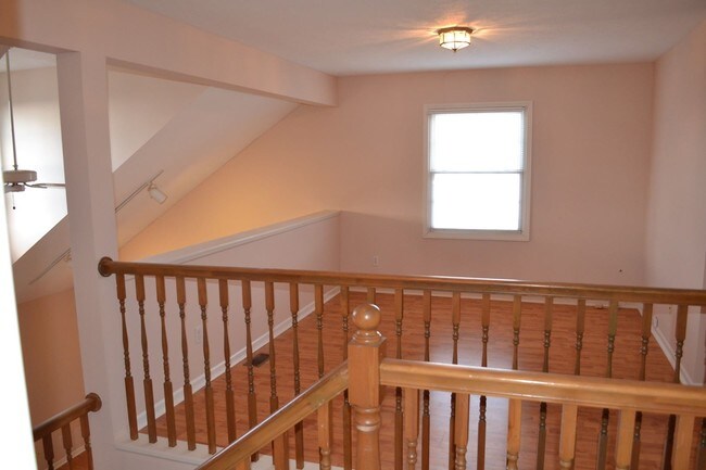 Building Photo - 3 br, 2.5 bath House - 200 Steeplechase Dr