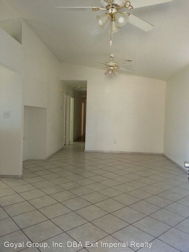 Foto del edificio - 4 br, 2 bath House - 143 E. Delta St.