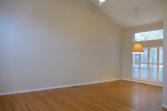 Foto del edificio - 2052 Spice Cir