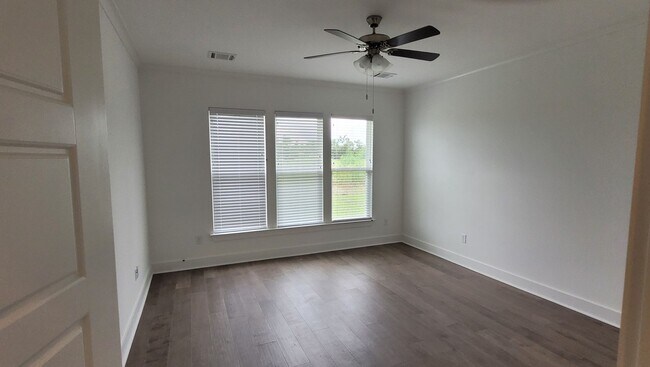 Foto del edificio - 3 bedroom home Plus office in Baton Rouge