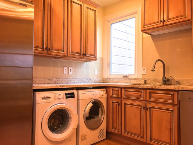 Kitchen - 638 8th Ave