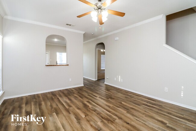 Building Photo - 2108 Charmion Ln