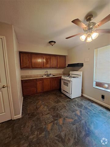 Building Photo - 109 Mimosa St