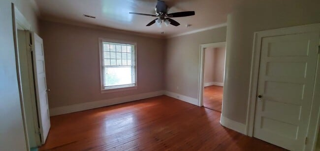 Foto del edificio - 320 S Mendenhall St