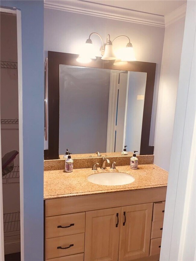 Building Photo - 3000 NW 5th Ter