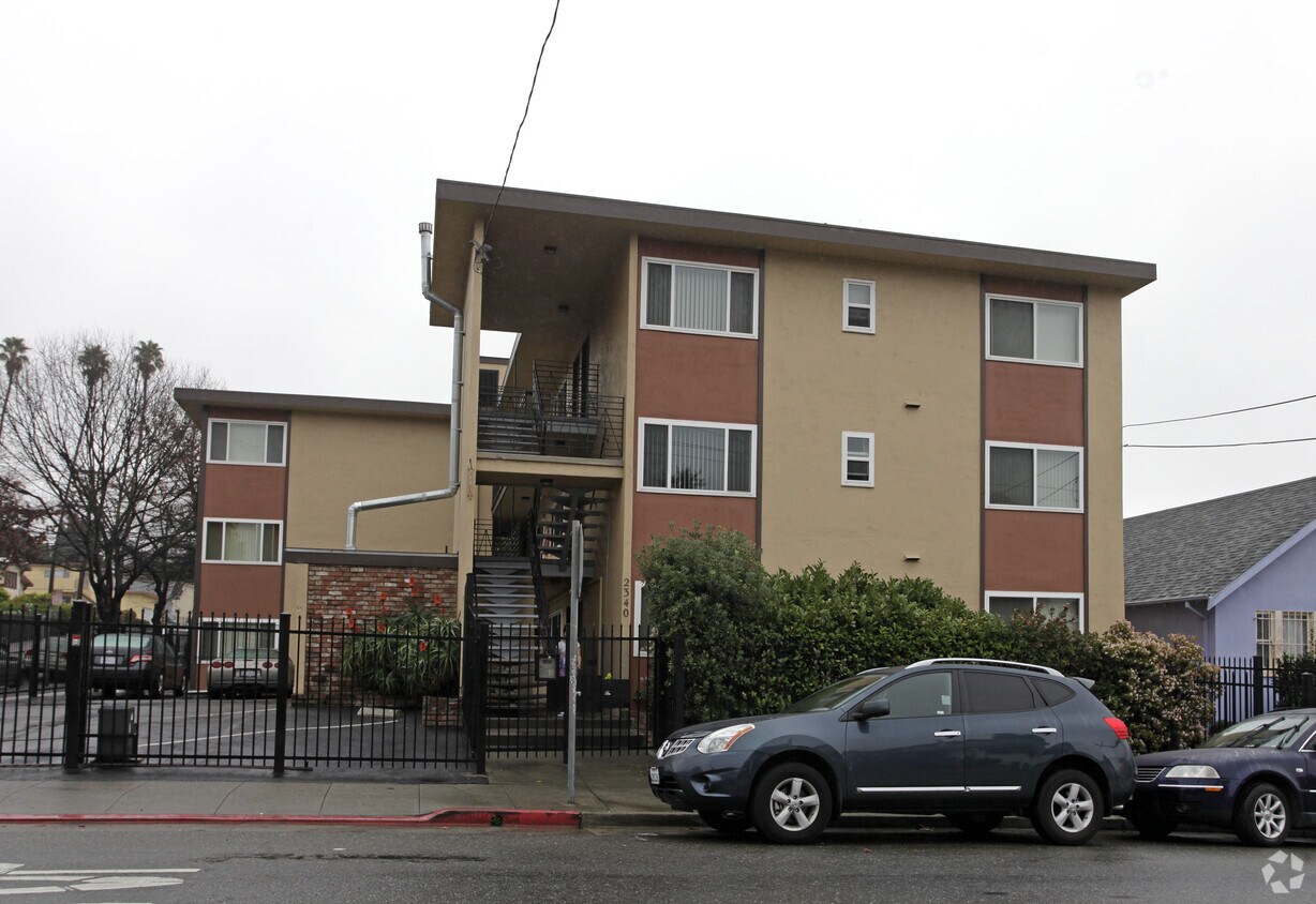 Building Photo - 2340 8th Ave