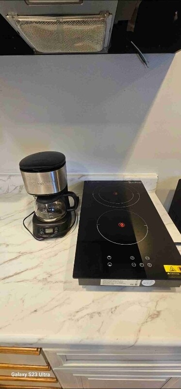 Foto del edificio - 6360 Silver Ridge Cir