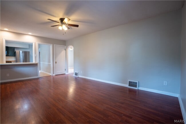 Building Photo - 312 Midway Ave