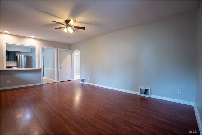 Foto del edificio - 312 Midway Ave