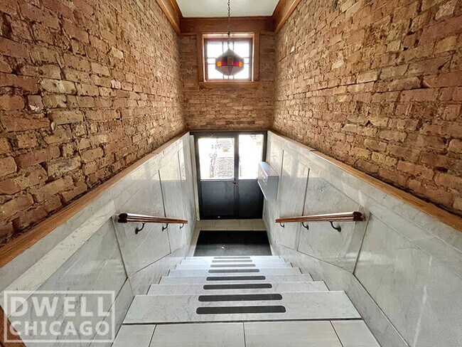 Foto del edificio - 716 W Buckingham Pl