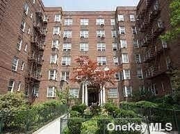 Building Photo - 88-11 34th Ave