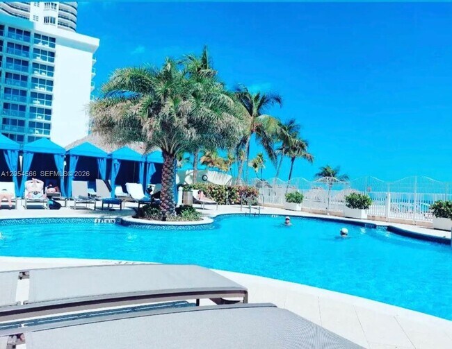 Foto del edificio - 16699 Collins Ave