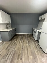 Building Photo - 76 Ellis Ave