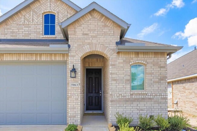 Building Photo - 5063 Hazel Orch Dr