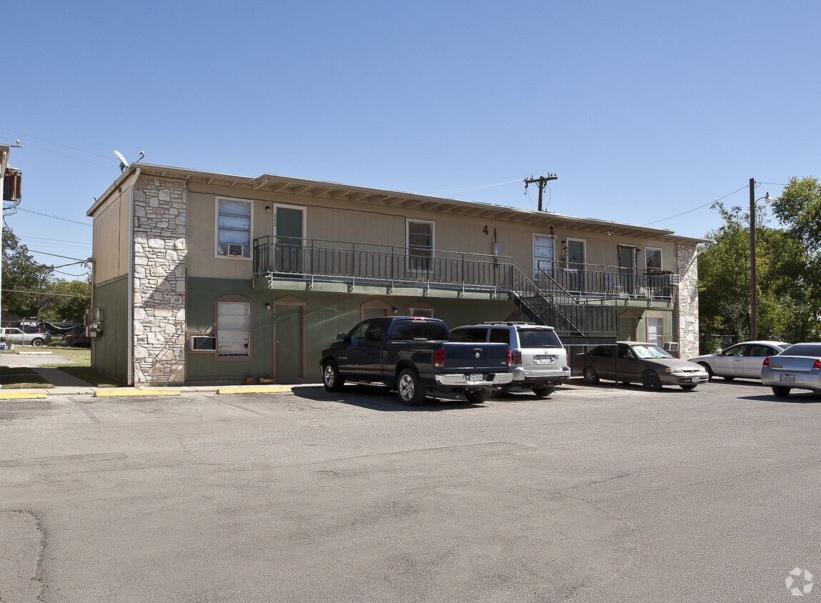 Sierra Madre Apartments - Hein Tulip