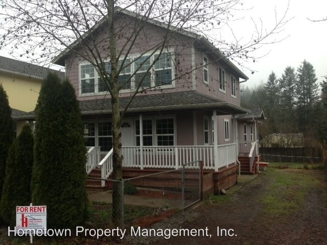 Primary Photo - 328 Wichman St S