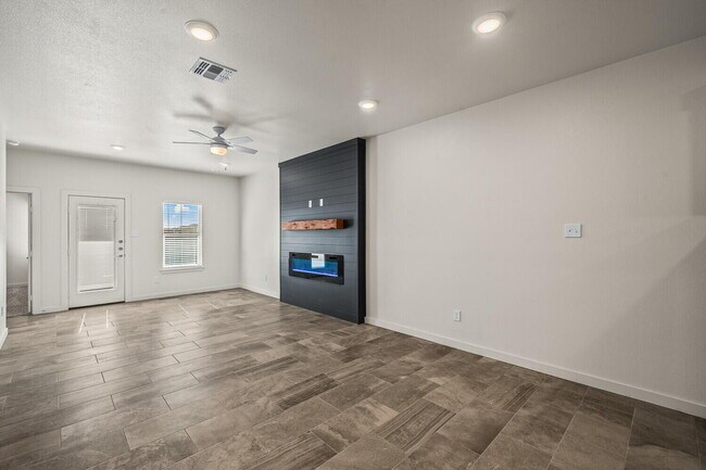 Building Photo - 1115 N 7th St