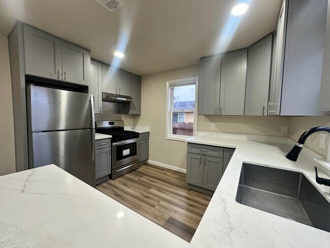 Foto del edificio - 11021 Haight St