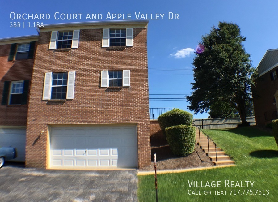 Primary Photo - ONE MONTH FREE RENT! Roomy 3-bed townhome ...