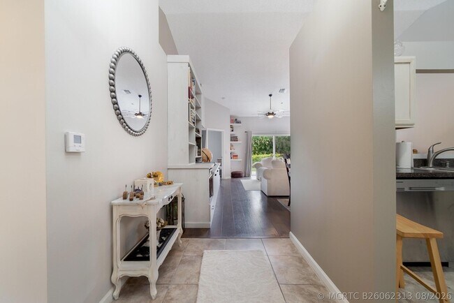 Building Photo - 10537 Pelican Dr