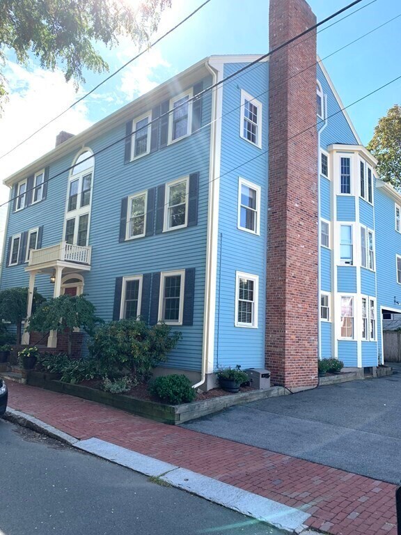 6 Temple St Unit 2, Newburyport, MA 01950 Condo for Rent in