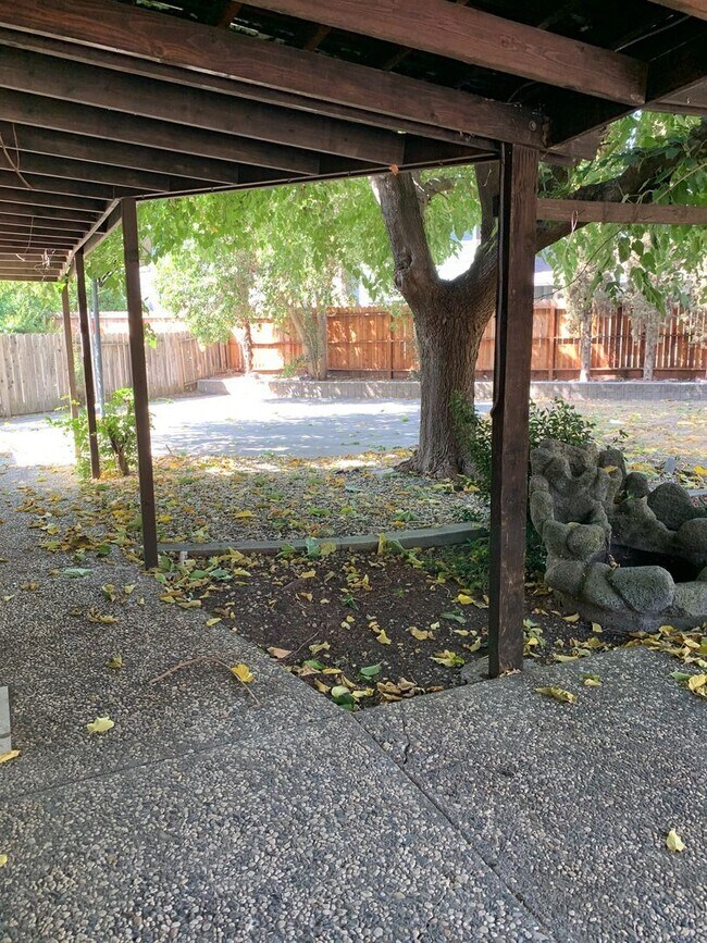 Foto del edificio - 4 br, 2.5 bath House - 365 Arlington Circle