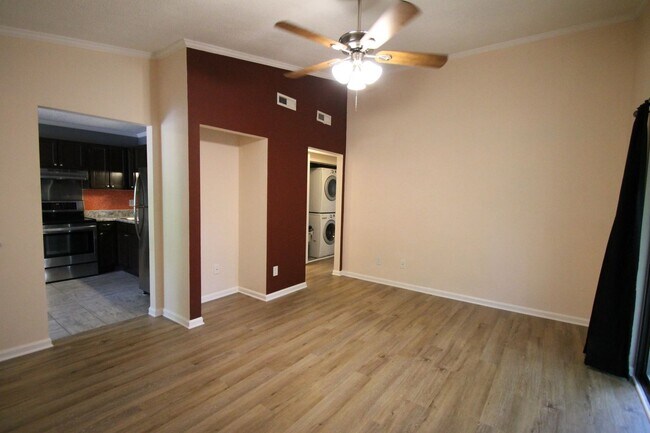 Building Photo - Exclusively Offered By Muse Realty Rentals...