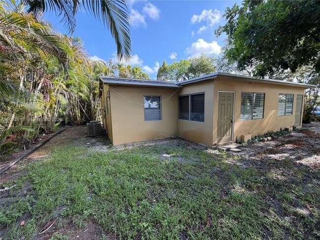 Building Photo - 836 NW 12th Terrace
