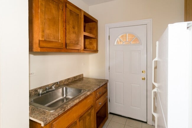 Foto del edificio - 629 W Barry Ave