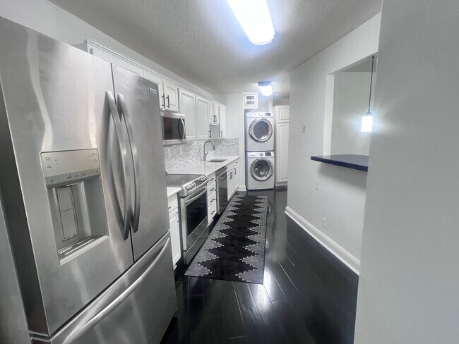 Foto del edificio - 309 Yoakum Pkwy