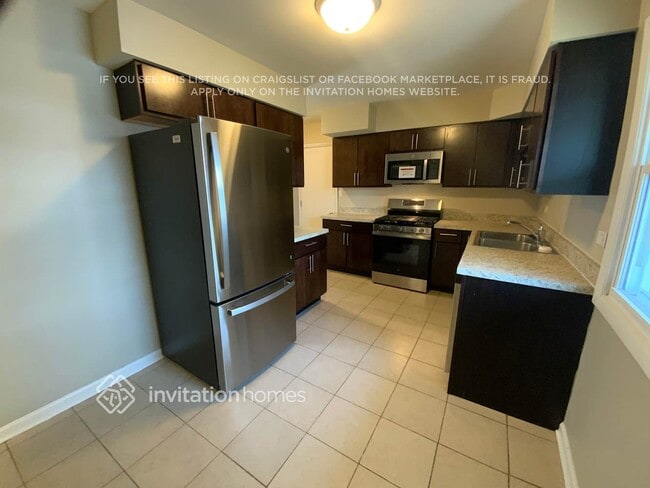 Foto del edificio - 906 E Sayles Dr