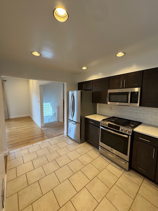 Building Photo - 301 Kambach St