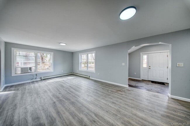 Building Photo - 22 Academy Ave