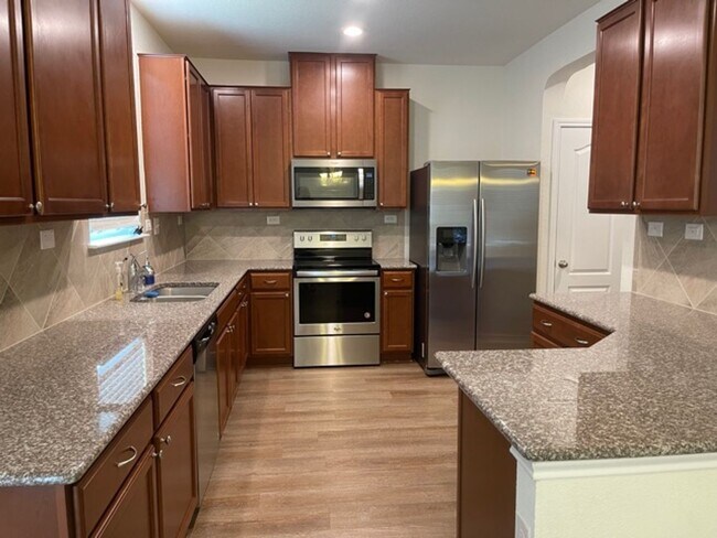 Foto del edificio - 3 Bedroom 2 1/2 bath Carmona Hills Subdivision