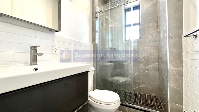 Building Photo - 45 Tiemann Pl