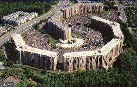 Foto del edificio - 8350 Greensboro Dr