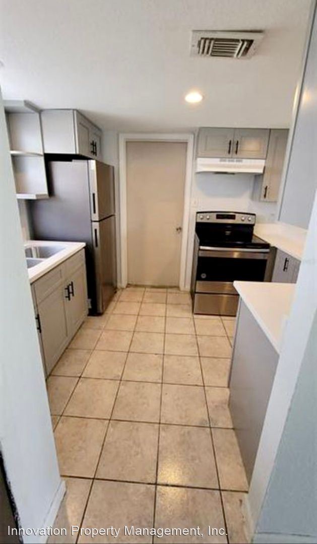 2 br, 2 bath Apartment 687 Royalty Ct 68... Room for Rent in