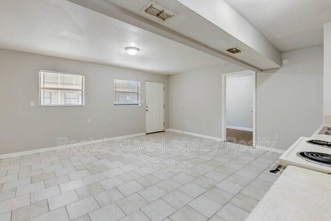 Building Photo - 1738 Wright Ave