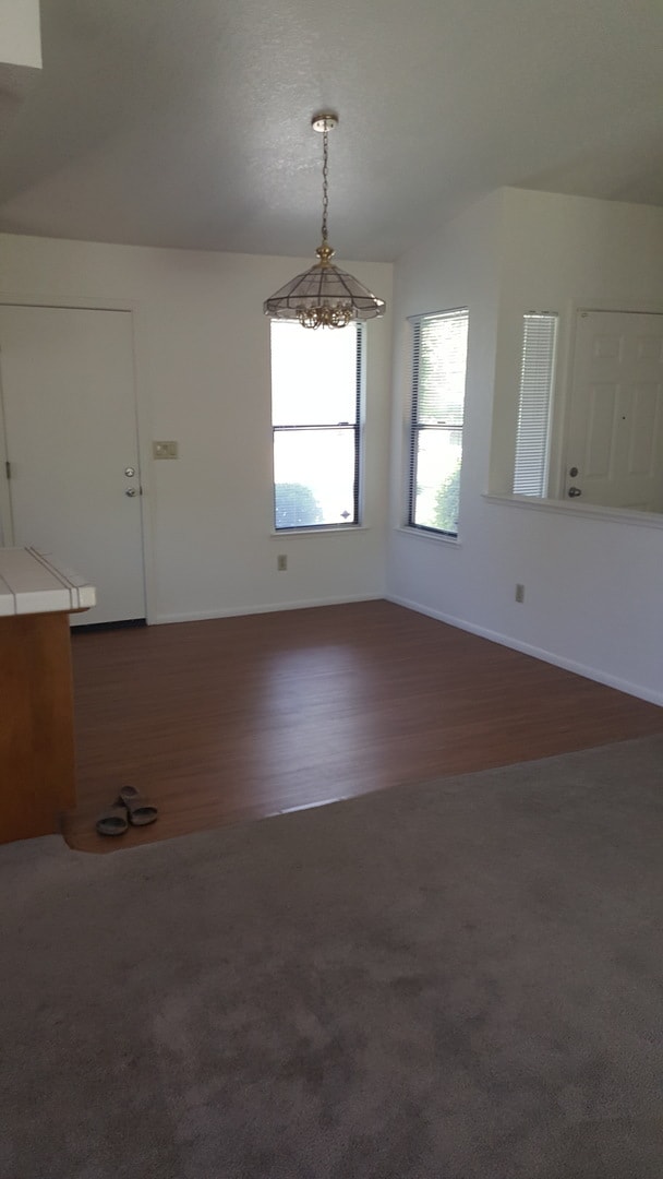 Foto del edificio - Pocket - One Story 3 Bed/2 Bath 2 Car Garage.