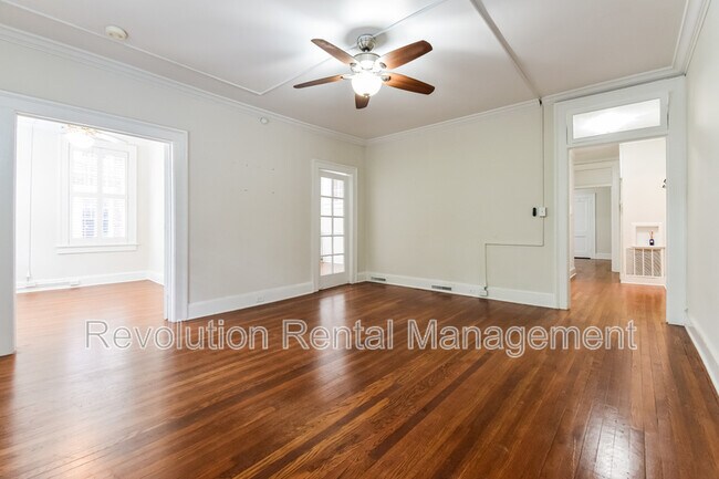 Foto del edificio - 18 Collier Rd NW