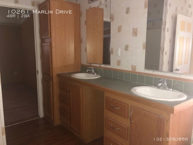 Building Photo - Huge 4/2 Mobile Home in West Boca Raton