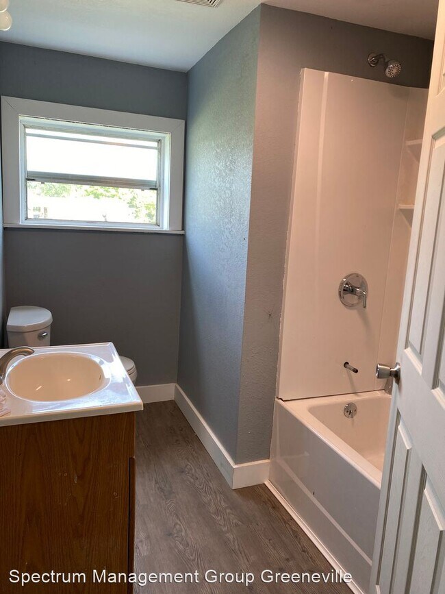 Foto del edificio - 3 br, 1 bath House - 410 Bailey St