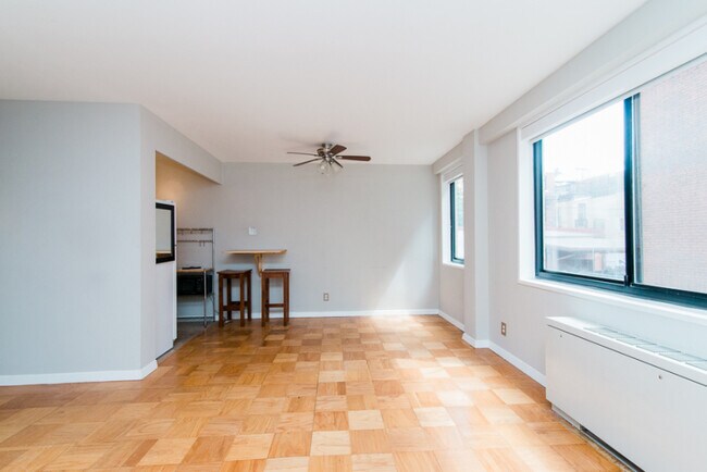 Building Photo - 1601 18th St NW