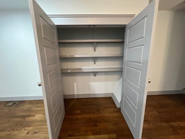 Building Photo - Charming Urban Townhome in the Heart of Vibrant North Nashville