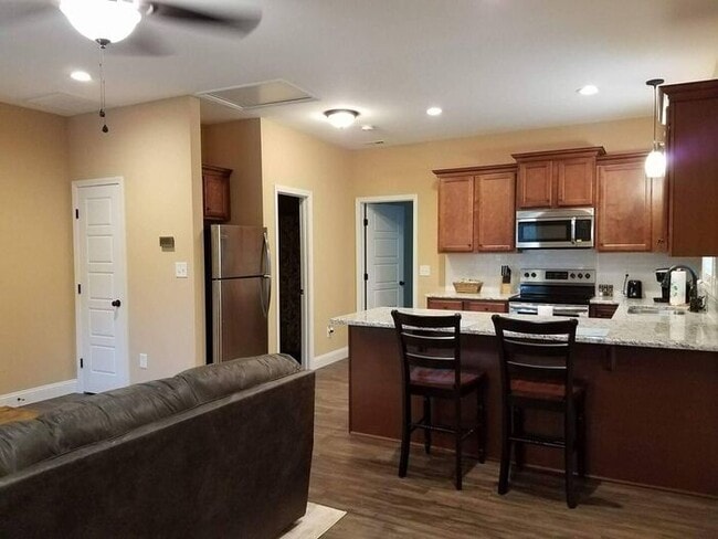 Building Photo - 104 Keylock Farm Rd