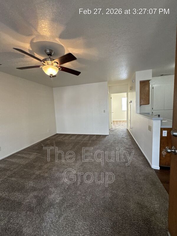 Foto del edificio - 701 E Noble Ave